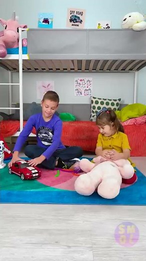 Do I, as a parent, love my children equally? || SISTER AND BROTHER #shorts #SMOL