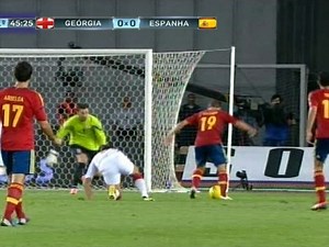 Loria salva! Goleiro defende em dois lances e salva a Geórgia aos 45 do 1º tempo