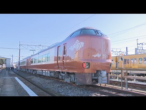 特急「やくも」の新型車両273系が公開 乗り心地向上 JR西の在来線特急では初設置のグループ向けの座席「セミコンパートメント」も