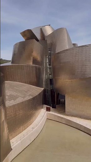 المتحف الذي غيّر وجه إسبانيا للأبد… Guggenheim Museum Bilbao