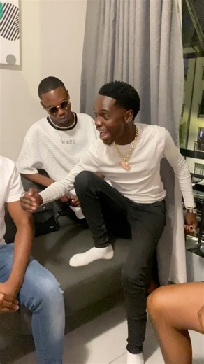 😌 When just hanging out turns into a freestyle that makes us feel a little sentimental ❤️🥹For the love of music (and weddings) 😉 💍 | The Joy