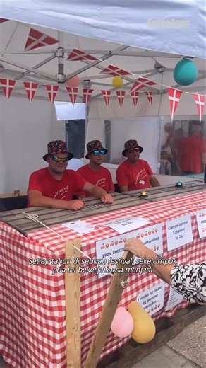 “The Human Slot Machine That Makes You Laugh!”