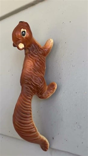 MCM yard decor #mcm #vintage #vintagehome #timecapsule #retrohome #mcmhome #vintagedecor #retro