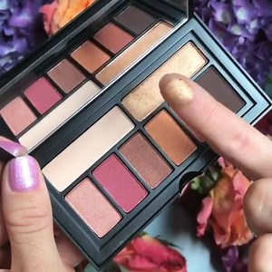 The new @smashboxcosmetics ABLAZE palette from the Cover Shot range by Shay Mitchell!!! Each mini palette comes with 8 shadows for just $29usd 🙌🏻 love that they've made the base shade pans bigger since I always finish those first! Which shade is your favourite? #smashboxsquad | Chloe Morello