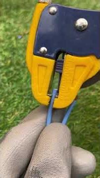 The “impossible” wire splice that actually worked. The genius #USA #ElectricHack #PapainhaTips