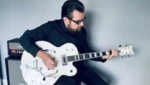 Falcon Friday 🦅 For those of you that have missed the song videos here’s a reprise with one of the ones that missed out during lockdown… but which one is it? #BillyDuffy #BillyDuffyOfficial #Gretsch #WhiteFalcon #Guitar #Guitarist #TheCult #FalconFriday #Blackstar #BlackstarAmps #ErnieBall Video Mick Peek | Billy Duffy