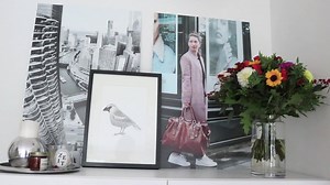 9.9K views · 19 reactions | Von Instagram in Fines zu Hause! Ich habe unsere schönsten Momente gemeinsam mit posterXXL eingefangen und an meine 4 Wände gebracht. Wie easy das geht und meine persönlichen Styling-Tipps findet Ihr neben dem exklusiven Rabatt von 30% in diesem Video! #anzeige #posterXXL #mywallmycall #wohnklamotte | Wohnklamotte | Facebook