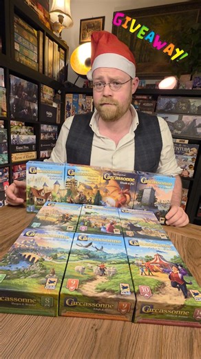 Boardgame Historian on Instagram: "10k Follower Carcassonne Giveaway 🎁🎁🎁 Kurz vor Weihnachten dürfen wir euch nochmal etwas zurückgeben. Wir haben die 10.000 Follower erreicht und dürfen daher zusammen mit @hig_games und @asmodee_germany drei „Carcassonne“-Erweiterungspakete verlosen. „Carcassonne“ ist tatsächlich mit Schuld daran, dass wir überhaupt in das Brettspielhobby gekommen sind und ist trotz seines Alters (25 Jahre!!!) immer noch ein richtig gutes Spiel. Dank der zehn neuaufgelegten 