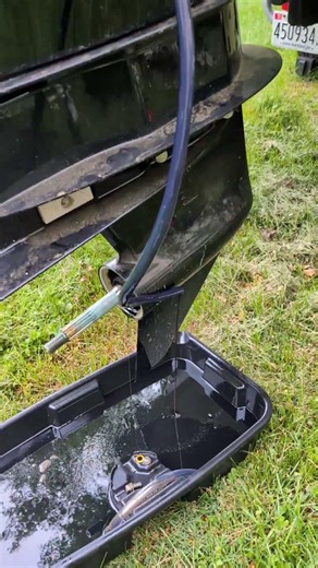 2023 Mercury 115 HP outboard 4 stroke Oil drain and gear oil draining.