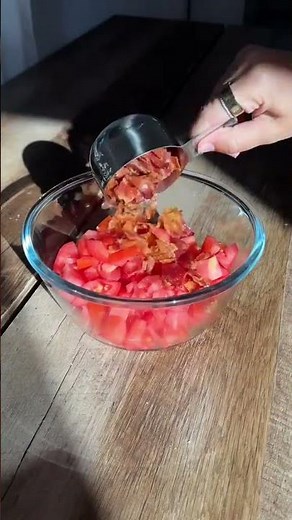 Your favorite BLT sandwich… now in dip form 🥓🍅🥬