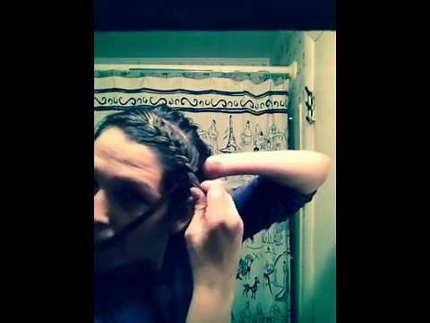 How To Do A French Braid With One Hand