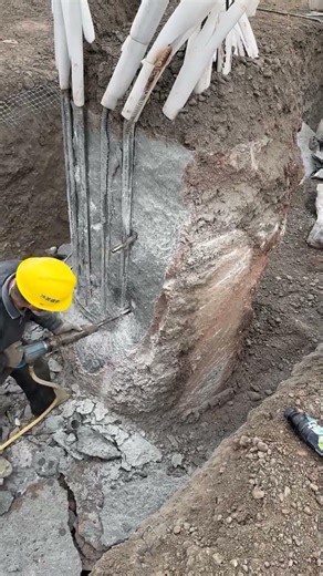 Hydraulic Rock Splitter in Action | Breaking Concrete Without Explosives