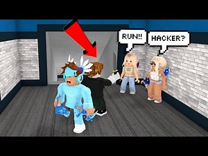 FAKE MURDERER Trolling In MM2...