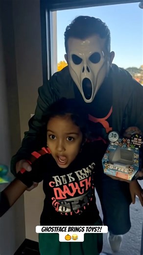 Ghostface Brings Toys?! 🎃😂