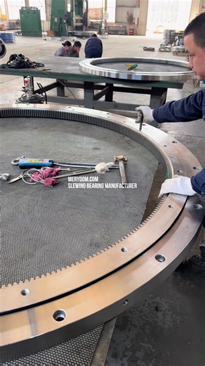 High-Quality Slewing Bearings for Heavy-Duty Machinery