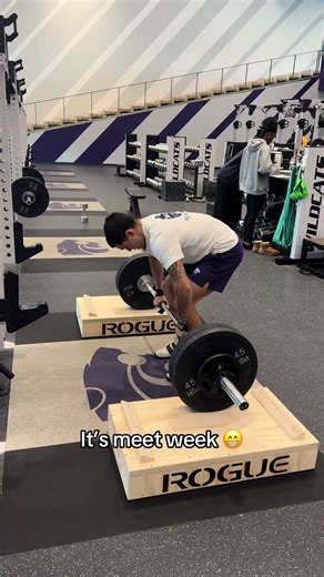 Arkansas spring invite I’m running the 100m and 400m 👀 #trackandfield #trackmeet #seasonopener #jonahv #vigil400m