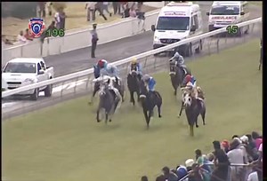 The Turf Magazine Golden Trophy 2015. DIAMOND LIGHT en roue libre sous la selle de Rakesh Bhaugeerothee. | Mauritius Turf Passionates