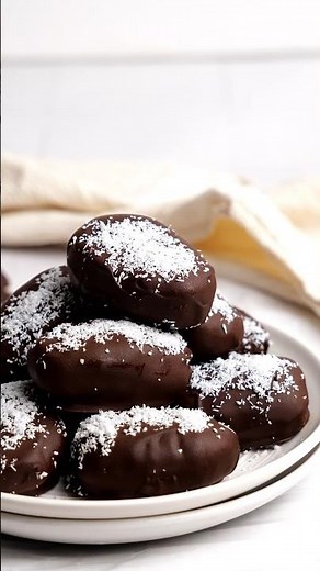 Easy & Healthy Dark Chocolate Bounty Bars