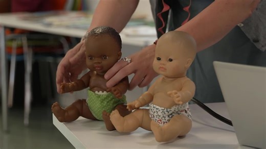 L'éducation à la santé sexuelle, un enseignement essentiel qui fâche certains parents | RTS