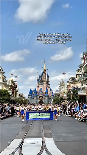 This is your sign. 👏 https://www.varsity.com/school/camps/special-events/springbreakperformance/ #VarsitySpringBreak #VarsitySpiritSpecialEvents | Varsity Spirit