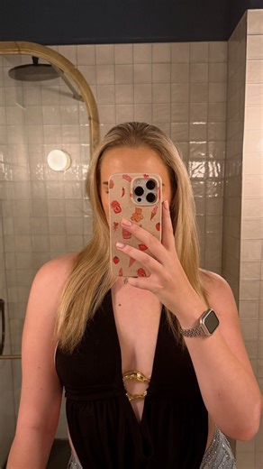 Molly Alicia 🤍✨ on Instagram: "Get ready with me 🥰 @drunkelephant polypeptide cream @merit glow serum @pixibeauty primer @sculptedbyaimee skin tint @narsissist cream bronzer @merit cream blush @ex1cosmetics concealer @narsissist translucent loose setting powder @narsissist orgasm blush @merit day glow @nyxcosmetics_uk brow glue @pradabeauty mascara @peachesmakeup brushes @clomanabeauty sponge & powder puff #grwm #everydaymakeup #makeuproutine #beautycreator"