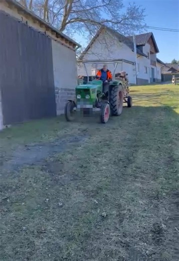 Deutz 4006 vs IHC 383 Tractors Comparison