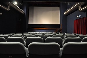 Ultimo film di Albanese, "Un mondo a parte": la storia di un maestro che cambia vita e lotta per la scuola a rischio chiusura