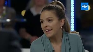 Sarah-Jeanne Labrosse s'implique beaucoup auprès des adolescents, elle qui est porte-parole de Tel-jeunes. De quoi souffrent les jeunes en 2019? «C'est la même chose, mais la façon de les régler est différente. Les problèmes c'est de la solitude, de l'anxiété, de l'intimidation, des idées noires, du désespoir... Les problèmes sont les mêmes.» Vous avez besoin d'aide? Tel-jeunes est un service confidentiel et gratuit, accessible sur le web, FB, et par téléphone, 24 h/7 j pour tous les jeunes: 1-8