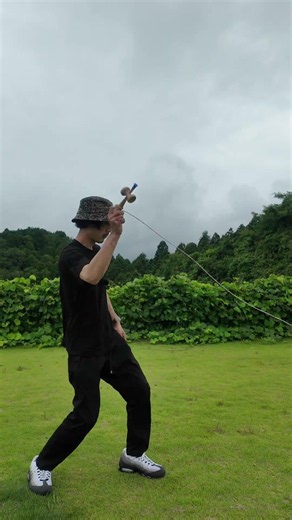 けん玉の技をこまを使って挑戦してみた