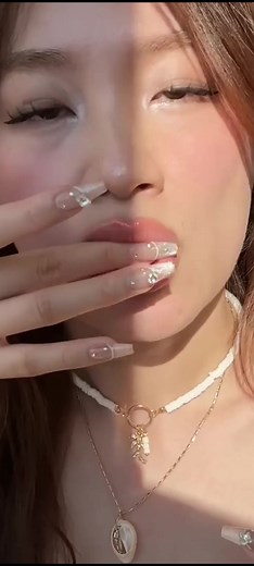 Spit Painting - Lin ASMR ✨️ #asmr #asmrsounds #asmrvideo #asmrsound #fyp #viral #foryou #festasmr #asmrrelax #relax #asmrtiktoks #tingles #fastandagressiveasmr #spitpainting