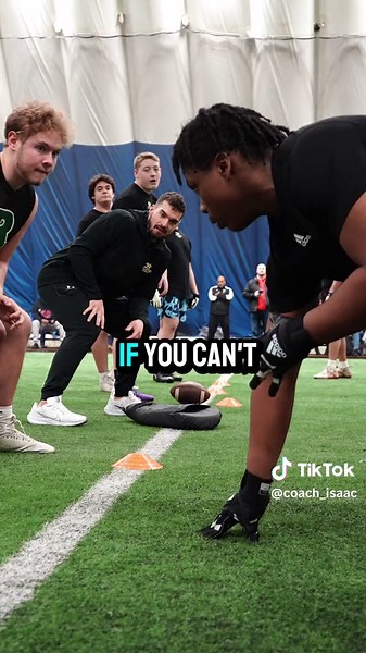 3 things ALL Dlineman need to be doing this off season🏈‼️ If you wanna show up to fall camp a COMPLETELY different athlete (MUCH bigger, faster, stronger, & skilled) then checkout a 5⭐️ Football Package Dline Edition🔥 LlNK IN BlO✅ . . . . #football #fb #dline #defensiveline #passrush #sack #hsfb #d1fb #d1 #d1football #edgerush #5starfootball #5starfootballpackage #fyp #fbtok