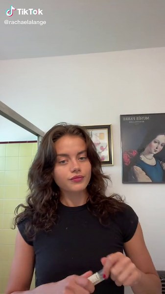 Exploring the Clean Girl Aesthetic and Its Summer Vibes