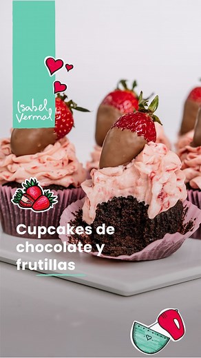 Isabel Vermal on Instagram: "Cupcakes de chocolate y frutillas Cupcakes de chocolate Ingredientes 180 gr Harina 0000 (o la más refinada y sin leudante que consigas) 50 gr Cacao amargo 1 cdta/ 1 tsp Polvo de hornear 1 cdta/ 1 tsp Bicarbonato 1 pizca/ ¼ tsp Sal 210 gr Azúcar blanca común 130 ml Crema de leche o nata 90 ml Leche 1 uni Huevo 100 gr Manteca/mantequilla sin sal derretida Compota de frutillas Ingredientes Proporción: 400 gr Fresas o frutillas maduras 100 gr Azúcar blanca unas gotas Jug