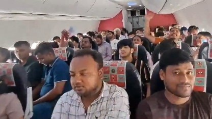 SpiceJet passengers made to wait inside flight in Delhi without AC for an hour