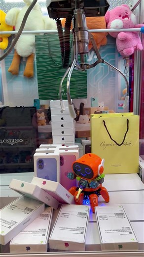 Clearing Out the Claw Machine: Strategies and Tips