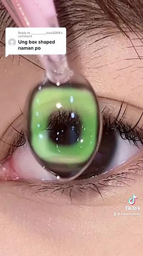 Applying Green Contact Lenses for a Vibrant Look