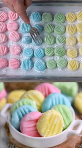 CREAM CHEESE MINTS https://www.momontimeout.com/best-cream-cheese-mints/ | Favorite Recipes