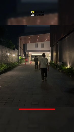 Satuan Polisi Pamong Praja (Satpol PP) Tuban menggelar pengawasan dan pengecekan selama bulan suci Ramadan 2026 di wilayah Kabupaten Tuban. Pengawasan tersebut menyasar sejumlah tempat penginapan, hotel, hingga warung-warung yang diduga menjual minuman keras (miras) #jawatimur #tuban #infotubanjatim #bupatituban