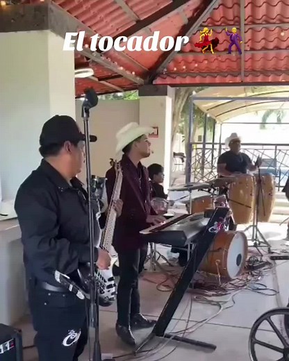 El tocador en (vivo) la clika #segidores #laclika_oficcial #sabesquienllego???👆👆👆 #eraboy #cuambia #sonorenses