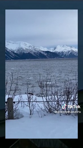 🌊🤔🏔️ #glitchinthematrix #glitches #glitchesinreallife #tides #foryou