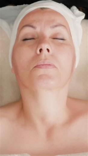 Tuel Skincare on Instagram: "Microneedling begins with controlled movement and proper slip.⁠ In this clip, Nicole starts the treatment using Hydrate Super Moisture Serum, chosen for its lightweight hydration, glide, and ability to support the skin barrier during needling. 🪡⁠ ⁠ The right serum helps maintain comfort while allowing for consistent depth and precision.⁠ ⁠ More from this microneedling series coming up. Explore the full demonstration in our online Master Class at tuelberodin.com.⁠ Al