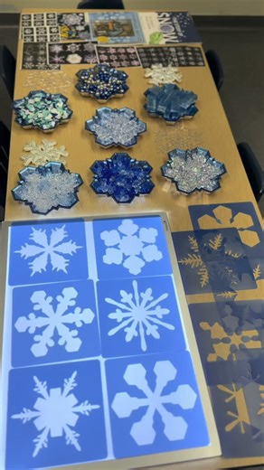 Invitation to Create Snowflakes with Loose Parts// Before inviting the children to create snowflakes, we began by asking them what they already knew about snowflakes. Through discussion, the children shared that snowflakes come from the sky during winter. To build on their prior knowledge, we introduced them to Wilson Bentley, the 1st known photographer of snowflakes over 100 years ago. To integrate literacy & deepen their understanding of snow, we read Snowflake Bentley, Curious About Snow, & T