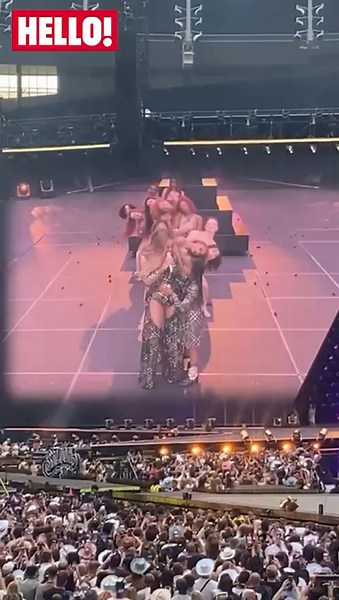 WATCH: Rumi gets overwhelmed on stage in London while performing with mom Beyoncé