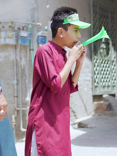 Bachon Ne Kiyaa Bajay Baja Baja k Skoon barbaad