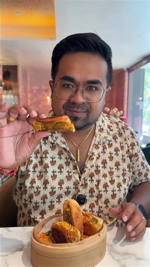 The legendary Rang Mahal is back — now at Naumi Hotel Singapore! Once an icon at Pan Pacific, Rang Mahal continues its legacy of fine Indian dining with a luxurious new home and an unforgettable culinary experience. Here’s what I tried during my visit: Khakra & Chutney Dips – $10 Calcutta Pani Puri – $16 Maa’s Chilli Cheese Pakoras – $18 Arshiya’s Chowpatty Sliders – $20 Non-Vegetarian Grill Platter – $52 Old Delhi Butter Chicken – $30 Hyderabadi Lamb Biryani – $30 Garlic Naan – $8 Nani’s Lychee