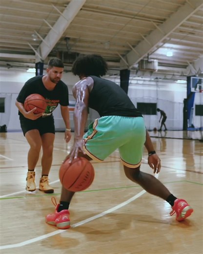 College Basketball Highlights with Amir Robinson