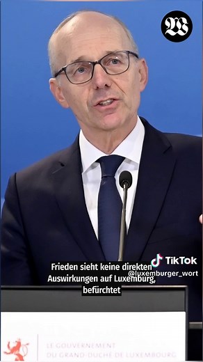 🇮🇷 Krise im Iran – Luxemburg warnt vor Folgen Die Lage im Nahen Osten spitzt sich nach den US‑israelischen Angriffen auf Teheran zu. Premier Luc Frieden warnt, dass der Iran Vergeltung üben und auch jüdische Gemeinden in Europa zur Zielscheibe werden könnten. Gleichzeitig sitzen über 300 Luxemburger wegen Flugausfällen im Nahen Osten fest. Außenminister Xavier Bettel bittet sie, vor Ort zu bleiben: „Wir haben euch nicht vergessen.“ Während steigende Energiepreise erste Auswirkungen zeigen, ruf