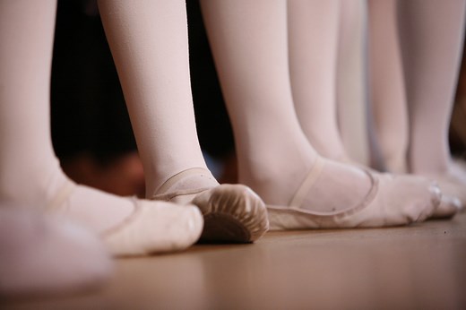 ▷How to do a battement tendu perfectly | Ballet Lovers