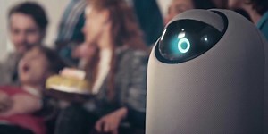 Robot butler BIG-i personal assistant video
