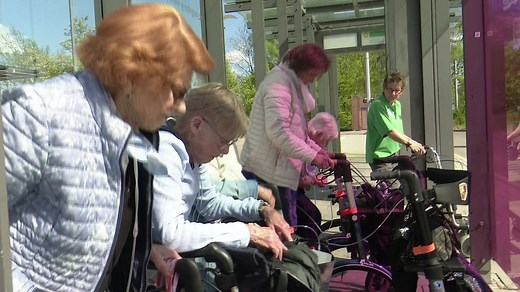 Sicher mit dem Rollator im Bus - Mobilitätstraining für Senioren